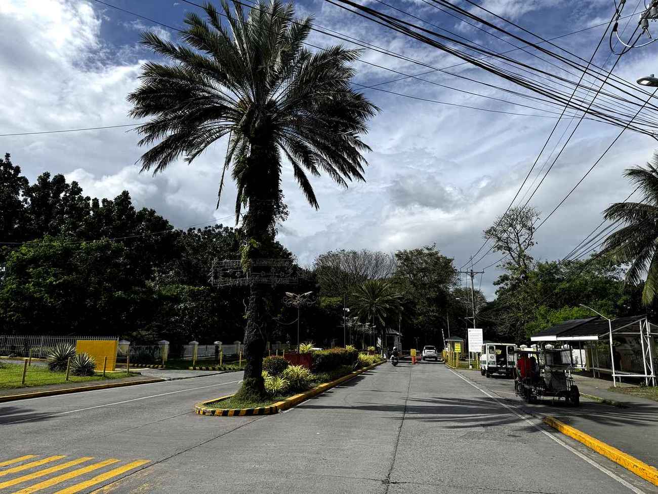 Laguna Bel-Air entrance gate and landscaping